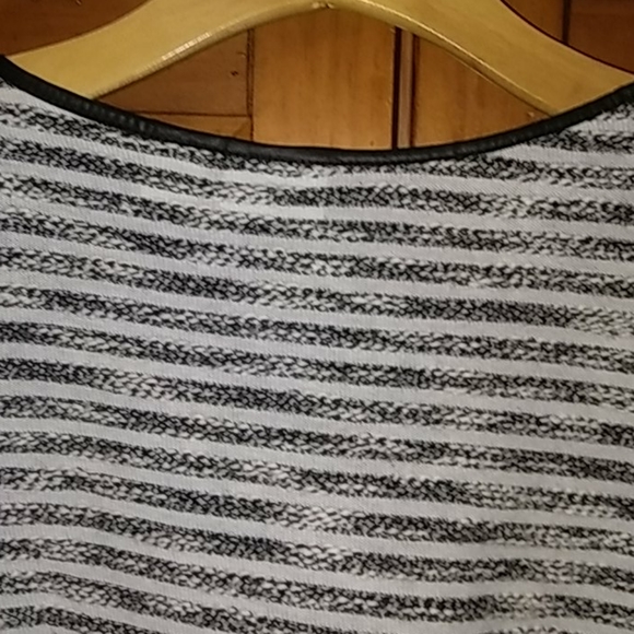 🟢 Ladies Top - Picture 5 of 8